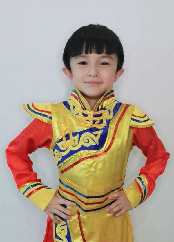 ■初赛14号参赛者 姓名：陈易敬 Jasper Tan Yee Jing 性别：男 年龄：8 来自：霹雳怡保 学校：万里望万华一校 初赛歌曲：我是中国人