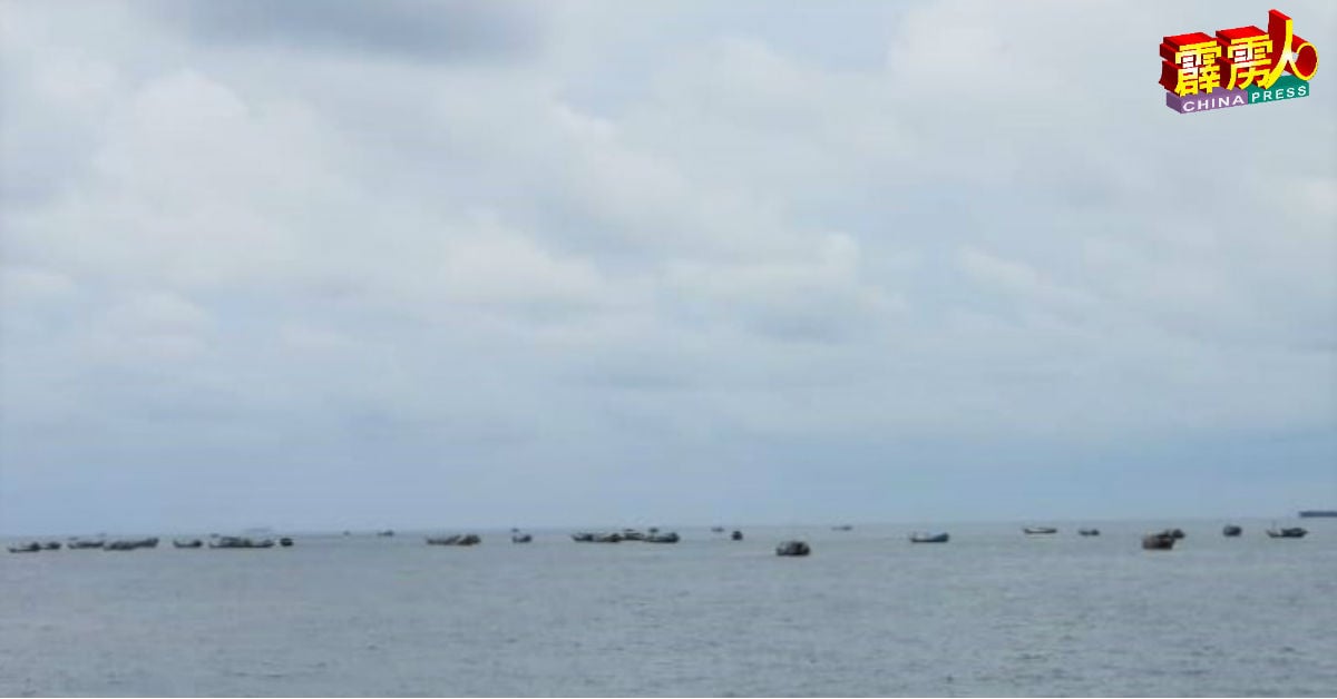 多达181艘印尼渔船于过去数日，再度入侵霹雳州海域非法捕获。