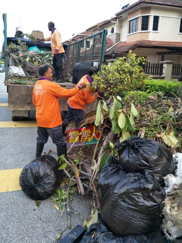 为了满足市民需求，怡保市政厅自4月起将会为其管辖下行政区内，提供收集园艺垃圾及住家大型垃圾服务。（档案照）