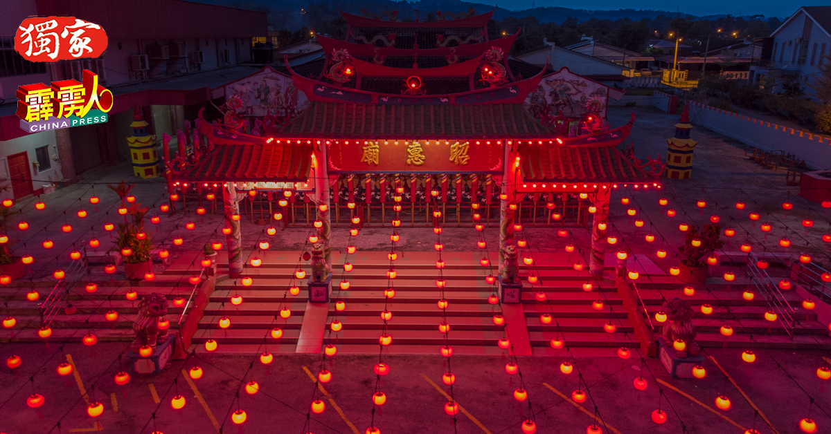 500个红灯笼及逾100支待烧龙香，江沙昭惠庙新春气氛佳。