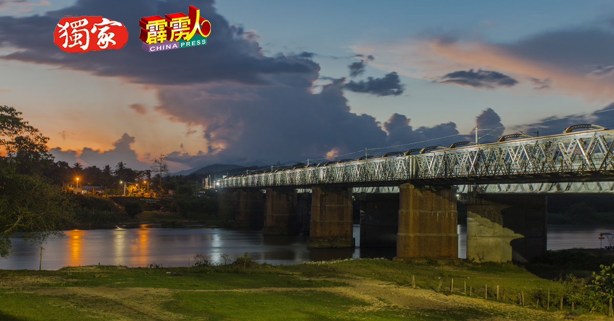 维多利亚百年火车桥近日亮灯了，游客夜间不再止步这个国内最夯之一的打卡点！