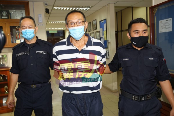 新加坡籍男被告陈承新（译音），在怡保推事庭面控。