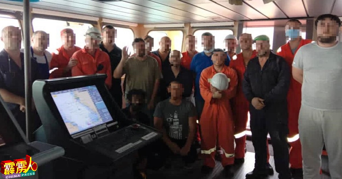 大马海事执法机构也一併扣押油槽船上19名不同国籍的船员助查。