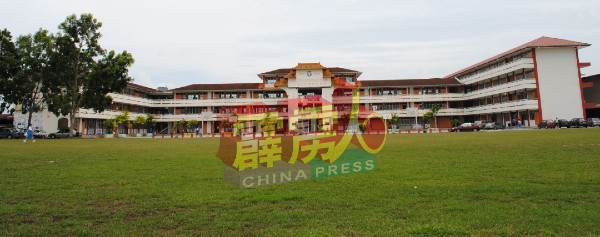 安顺三民华中26名资深教师集体被调职，董家协致函教育部副部长拿督马汉顺，要求插手处理此事。