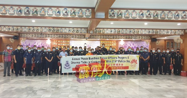 2021年第214届警察日举行的佛教祈福法会，出席者踊跃。