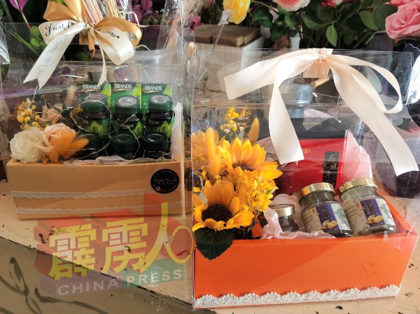 结合花卉和保健品的花礼盒，感恩心意实际又大方！