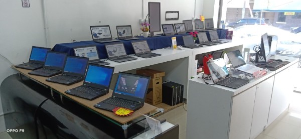 全国大封锁即将届满4周，许多电脑零售商在期间暂停营业。