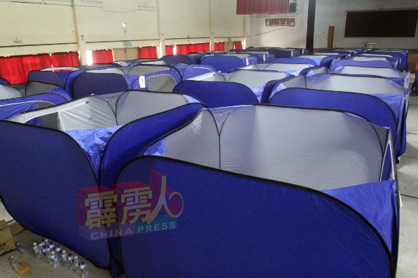 街友们在收容中心时,拥有独立的临时帐篷。
