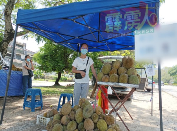 陈丽琼的甘榜榴梿，每公斤在数令吉之间。