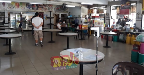 鲁迈兹：目前的规定食客只能在店内用餐，即使五脚基也禁止摆桌椅及用餐。（档案照）