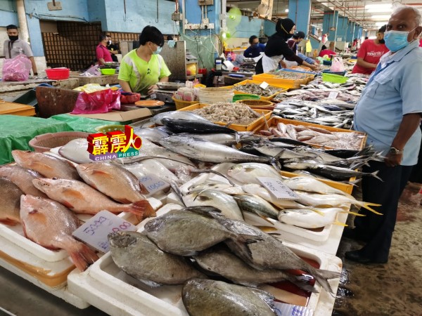 部分鱼贩将会提前预订较多鲜鱼，以应付市场需求。