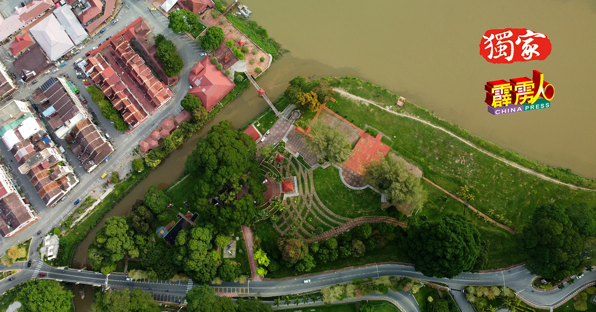 江沙河畔公园就在江沙河与霹雳河的交汇处，公园一侧是儿童游乐场，另一侧则是文化广场。