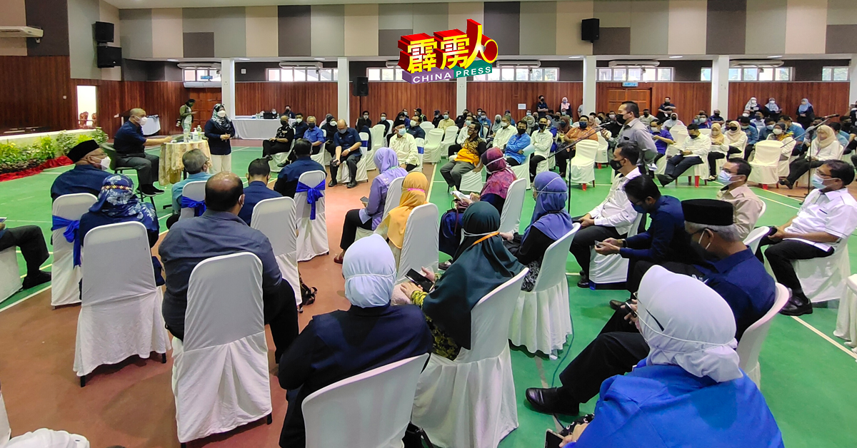 沙拉尼週一在江沙出席江沙县公务员座谈会。