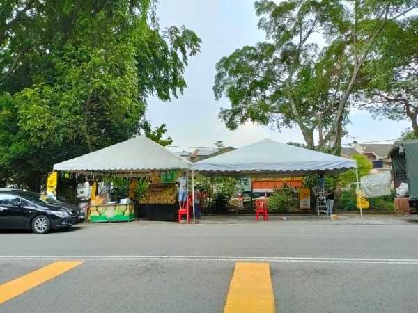 SB Durian就位于吉隆坡大城堡old town对面的大路旁。