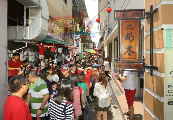 如今“二奶巷”已成国内外著名的旅游胜地。