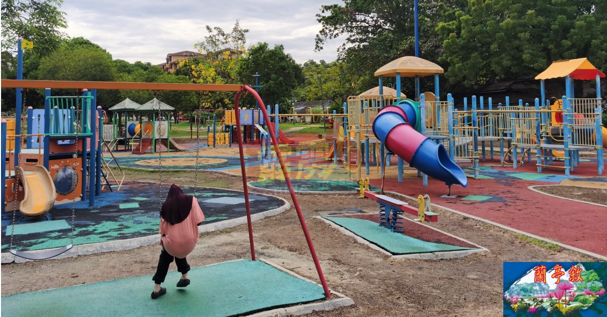 红土坎海滨公园内也建有数个儿童游乐场，适合亲子休閒活动。