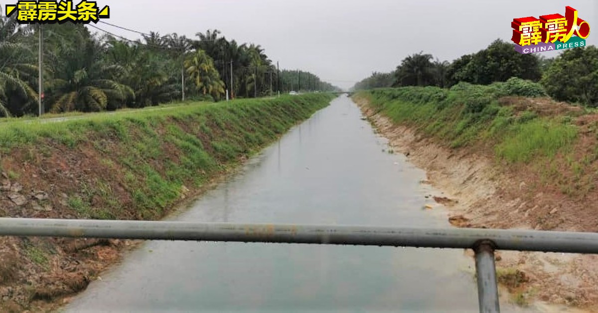 A05：双溪峇都主要排水道水位正常，并无出现水位高涨情况。（黄渼澐提供）