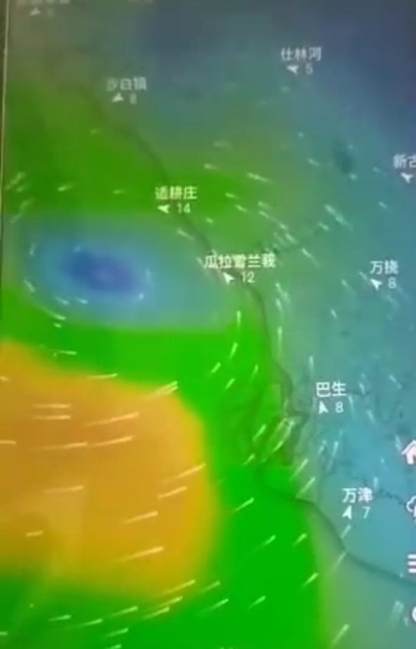 数天前马六甲海峡刮起可怕的大风浪。