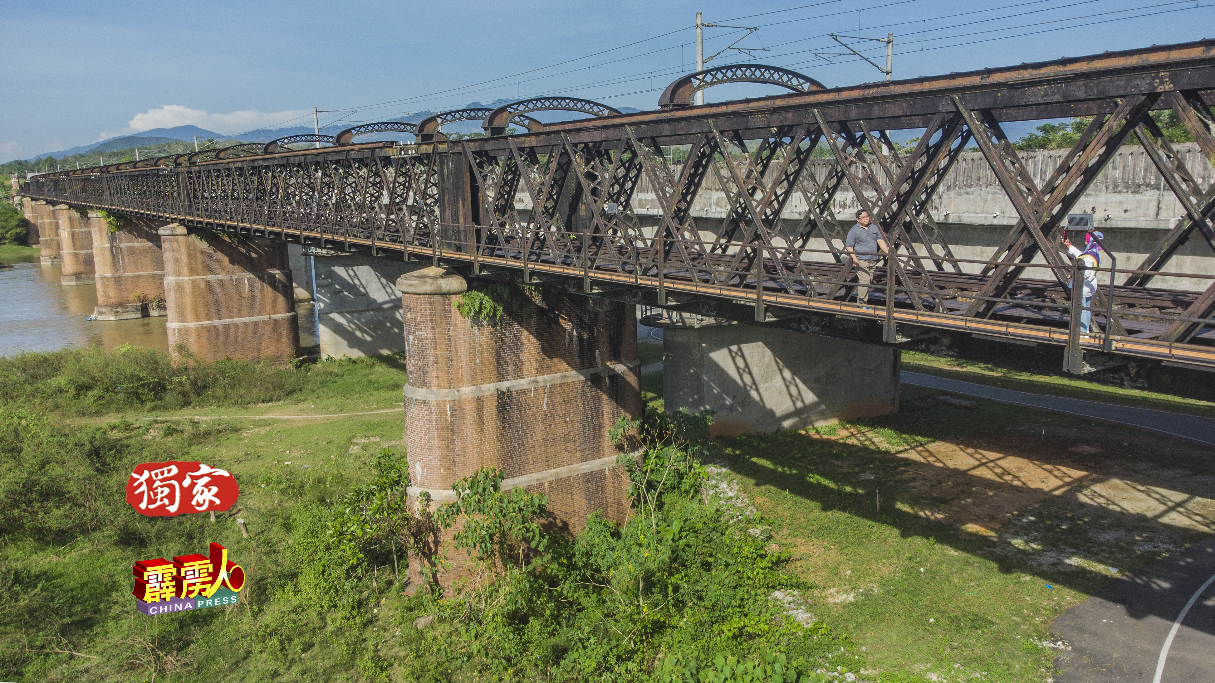 江沙宁罗的维多利亚百年火车桥，是霹雳州近年来掘起的旅游点，许多游客慕名而来。