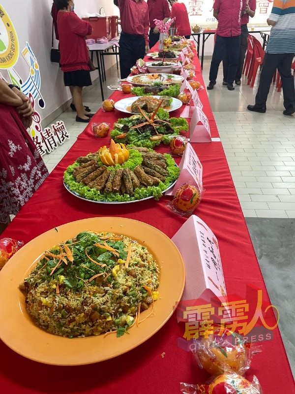 霹雳广肇会馆妇女组“ 福虎生威，新春年菜”品尝会共有15道菜式，每一道都色香未俱全。