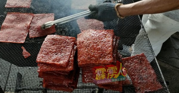肉干香味满溢，意味着春节脚步快到了。（受访者提供）