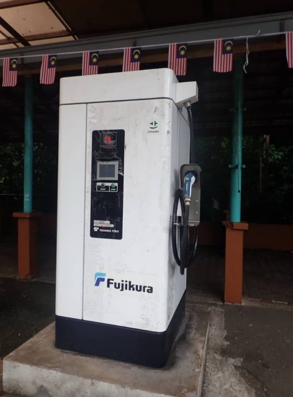 电动巴士的其中一个充电站，设在太平湖公园。