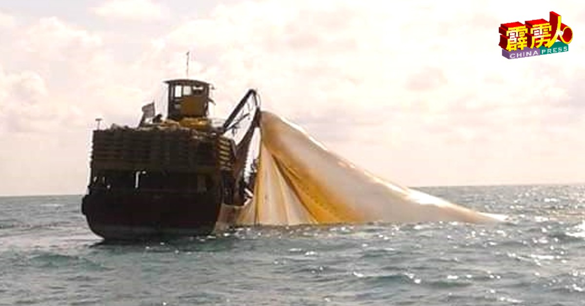 邦咯岛江鱼船必须在距离岛海岸1海里以外捕获。（邦咯岛民提供）