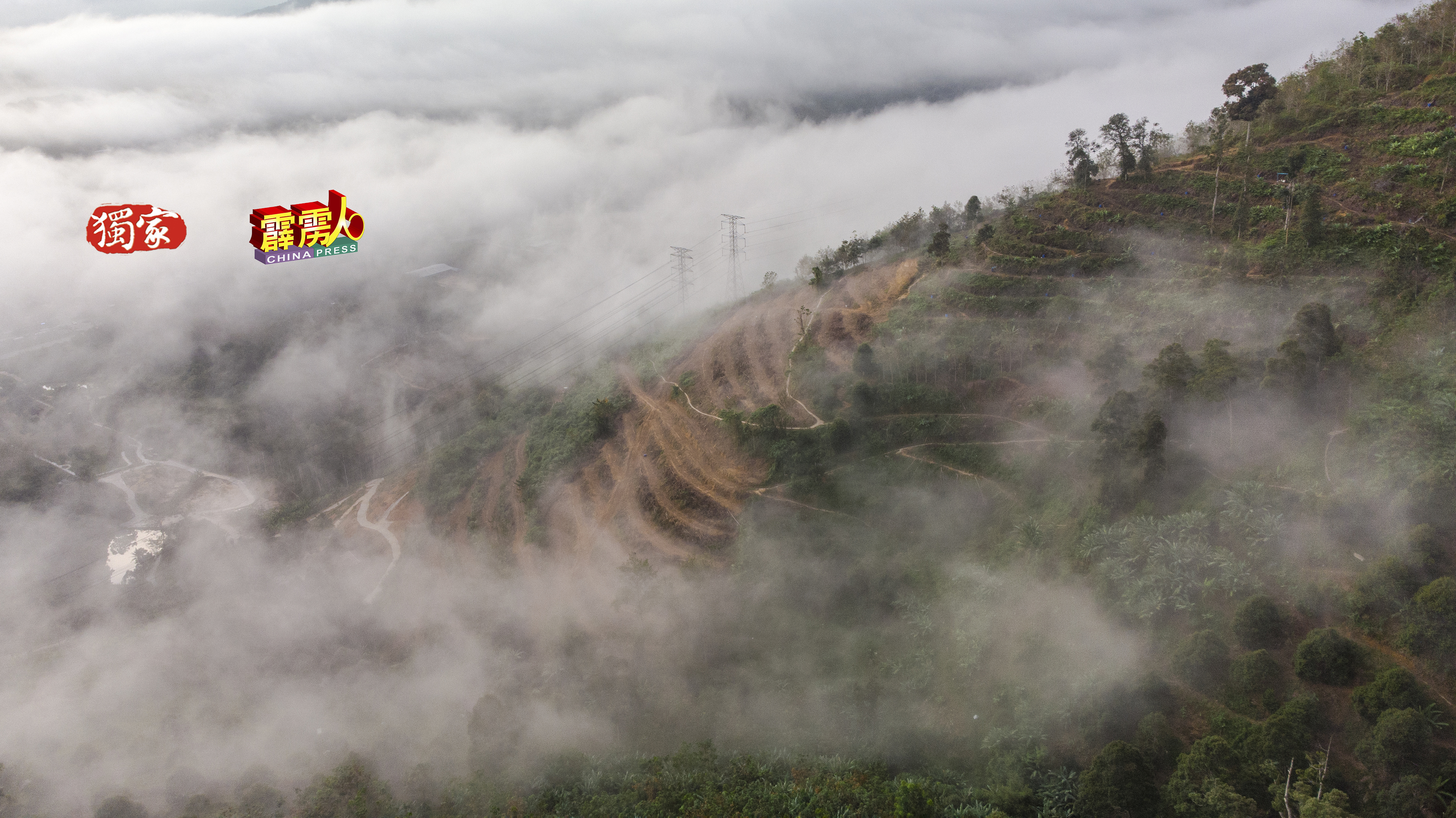 薄雾轻飘，环绕果园，这种唯美画面，随时有机会在利民加地山遇上。