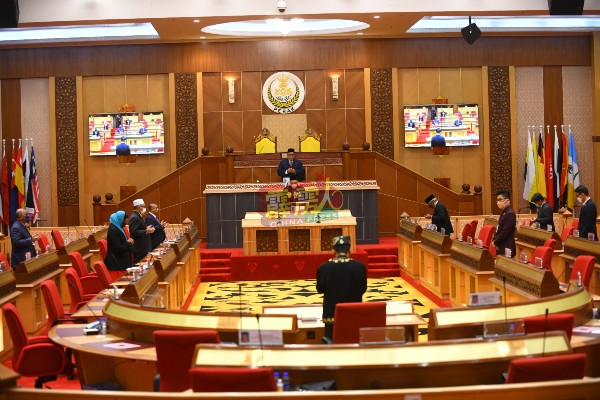 第14届第5季第1次霹州立法议会，于周三（30日）进入第3天议会。