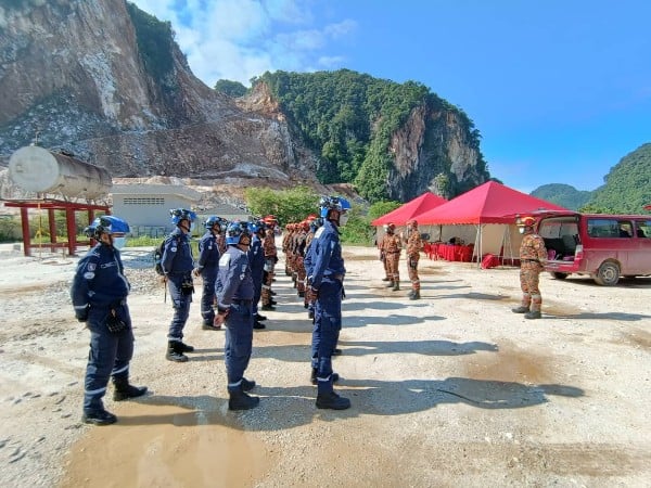 搜救行动迈入第4天，失踪者仍未被寻获，救援队队伍于週五上午9时继续展开救援。