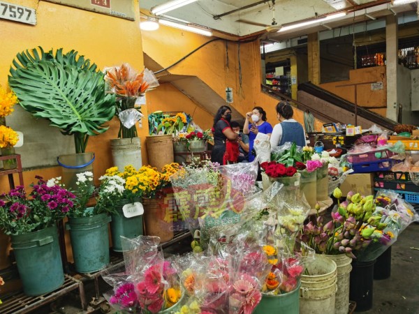 目前已有部分花市场已接获母亲节花卉订单，有的则尚未有。
