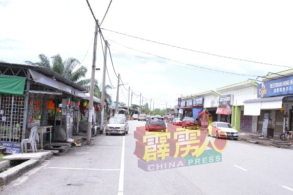 由于布先美丹花园美食街生意旺，引发交通、吵杂和卫生等问题，居民陆续向县议会及警方投诉。