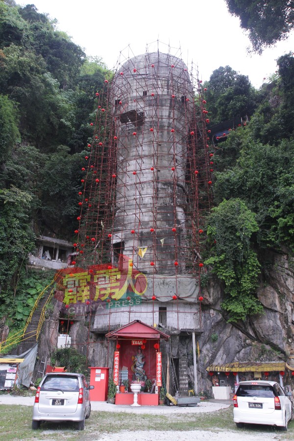 金龙岩四面佛洞希望在未来，能打造一尊168尺高的观音圣像。
