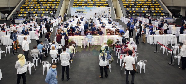 5月份举行的“霹州政府会客日”，州政府官员接见了106名求助的市民，接获177宗投诉，和有171名到访者。