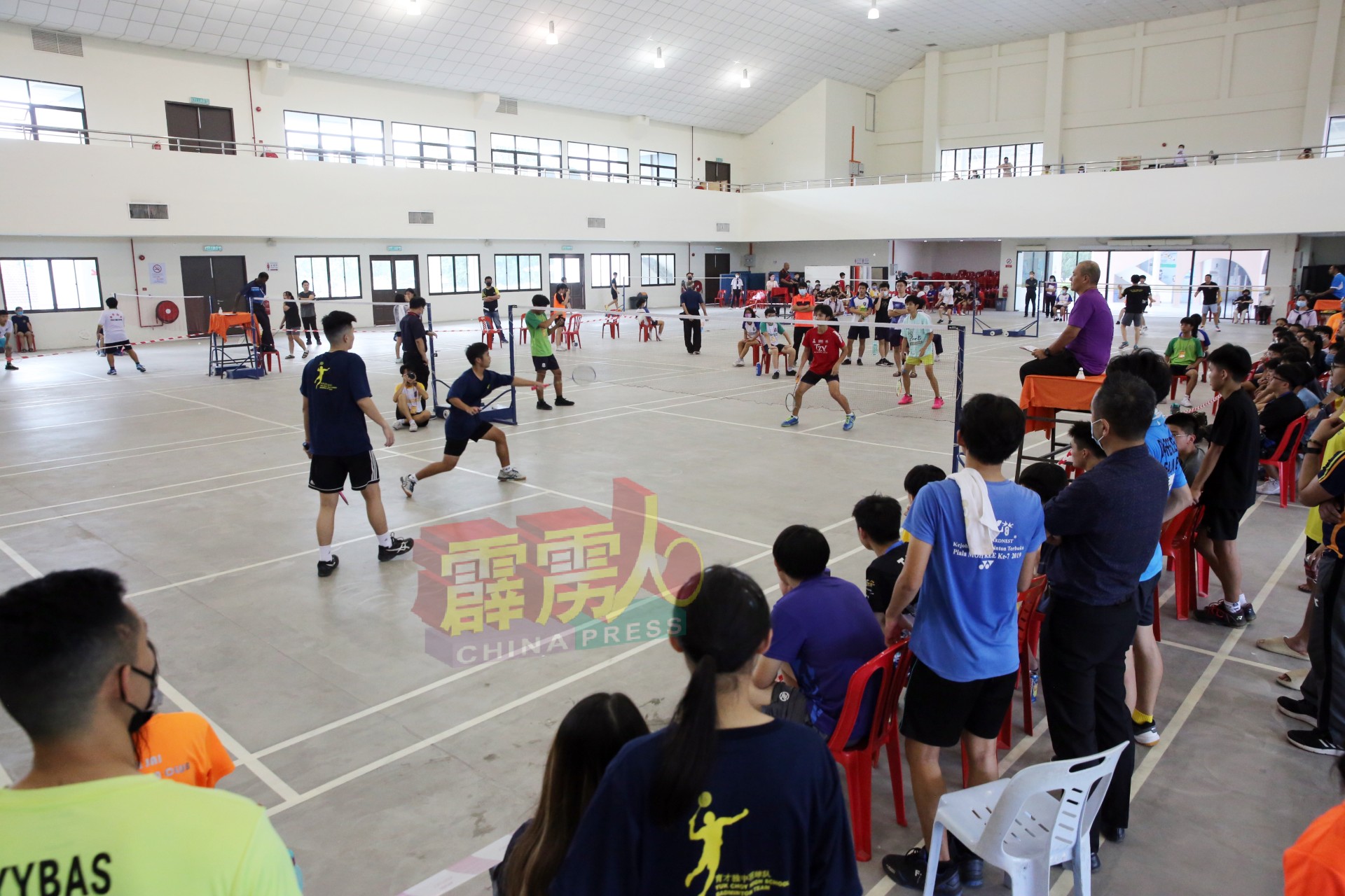 霹州9所华文独中约200羽球好手齐聚一堂，历经2天奋夺佳绩。