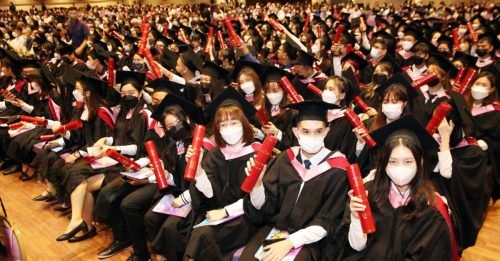 又到骊歌响起之际  拉曼大学办3天毕业礼
