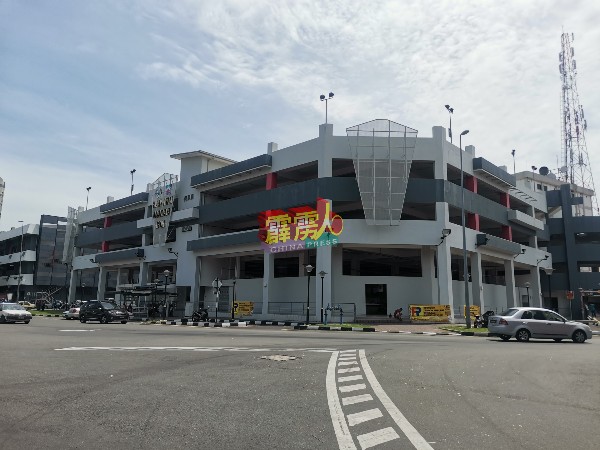 霹雳城市转型中心（UTC）及鸡鸭巴刹泊车场将落实无现金收费。