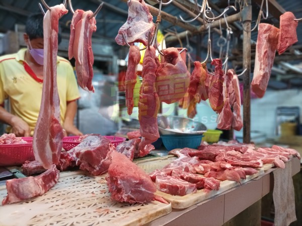 虽再爆发非洲猪瘟病例，但并没有影响市面上的猪肉供应。 （档案照）