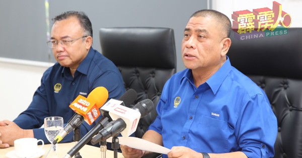 霹雳州务大臣拿督斯里沙拉尼宣布，即日起解散州议会。