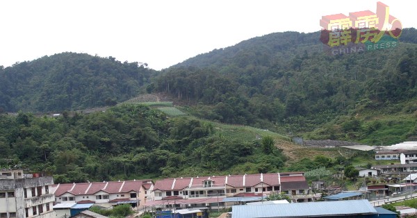 一架载有6人的直升机疑在在金马仑碧兰章和霹雳州边界的山脉发生坠落事故。 （档案照）