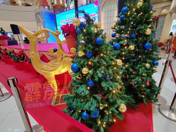 驯鹿及圣诞树，向来是圣诞节少不了的装饰品。