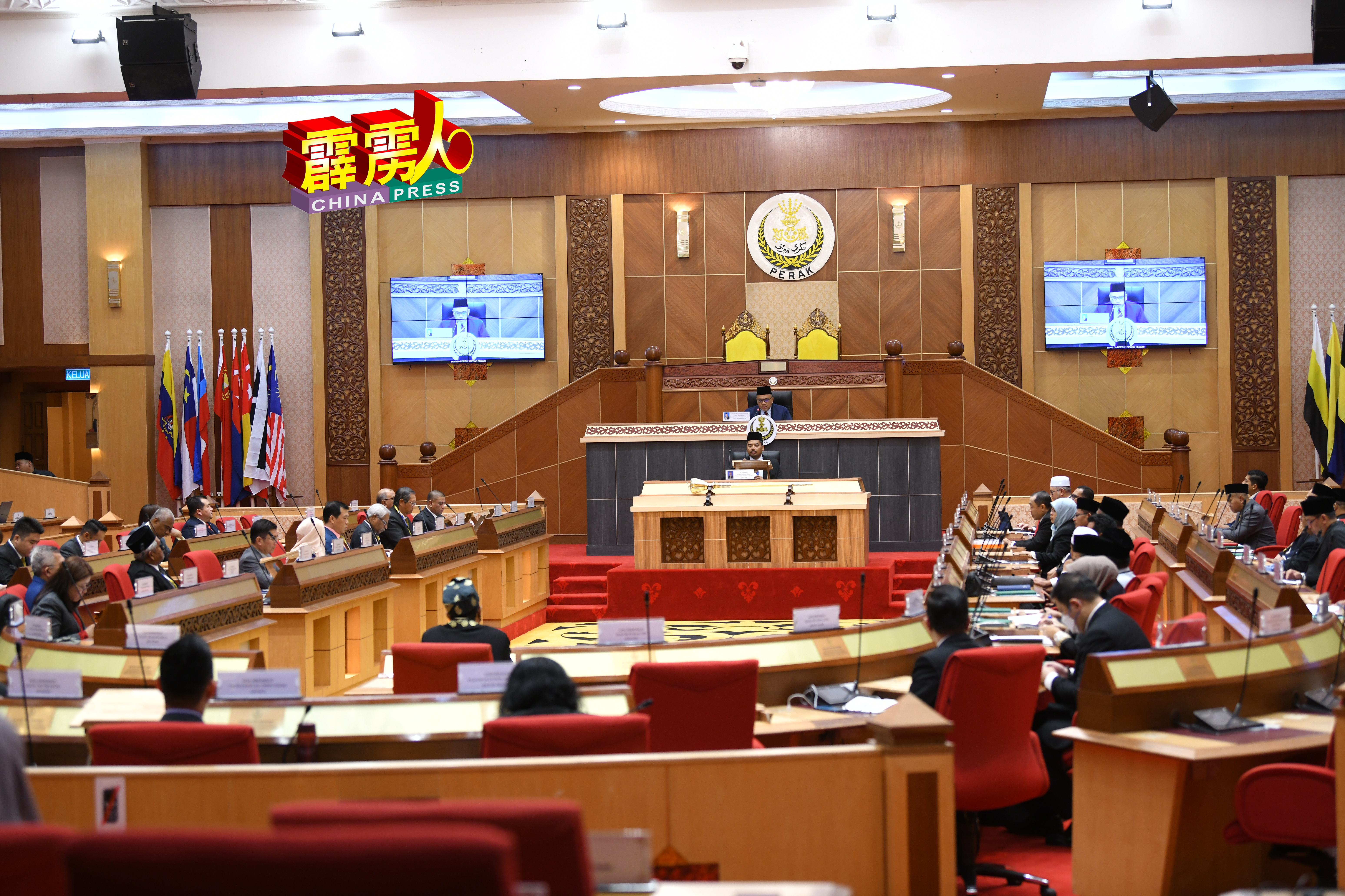 霹雳州议会第15届第1季第2次会议周三復会，会议过程顺利。