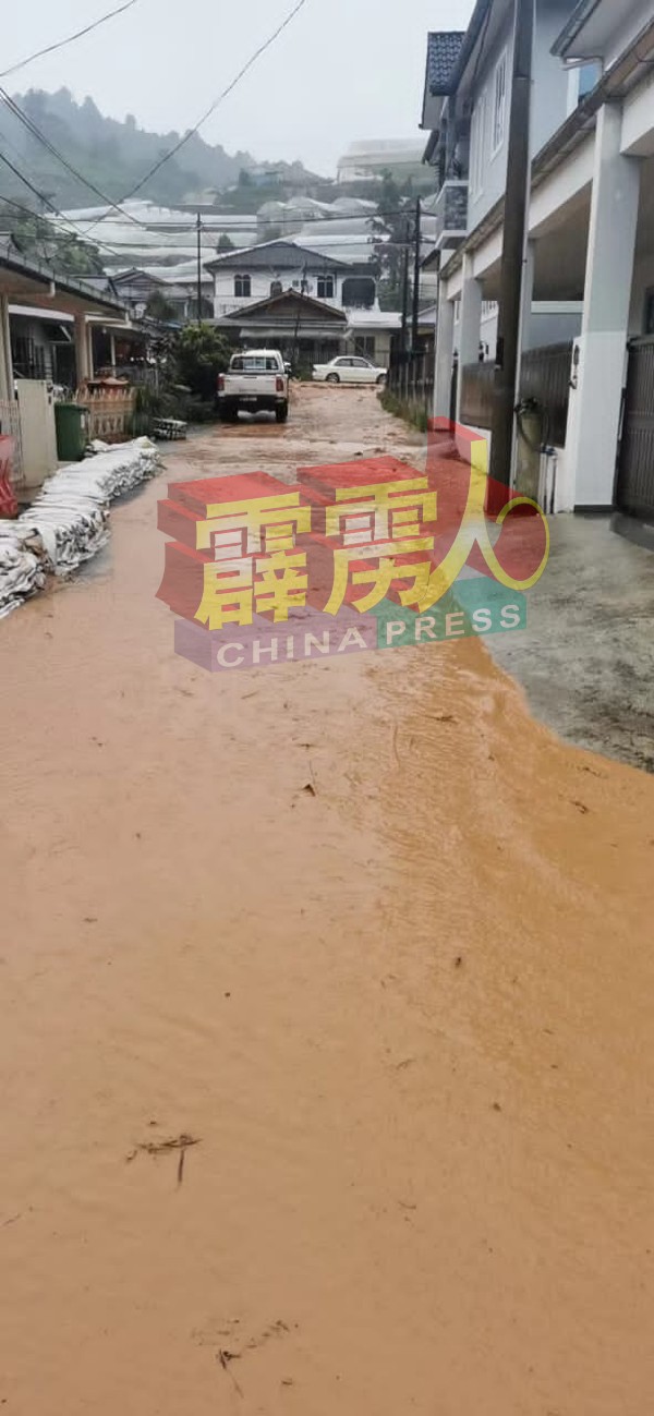 甘榜拉惹新村再遇“水劫”，村民纷感担忧。