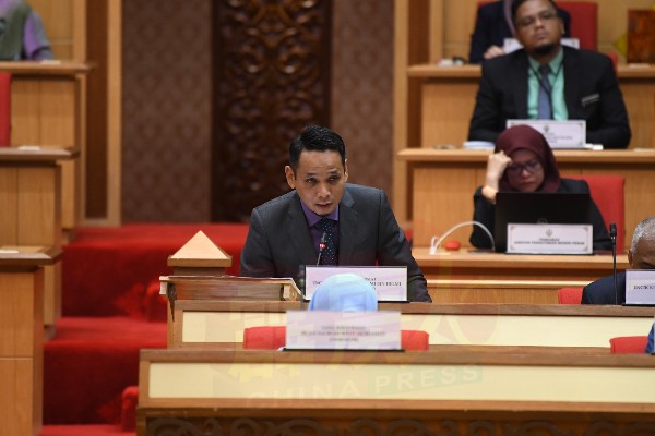 《2022年霹雳州成立法（修正）（部分一）》法案，获得朝野议员以声浪表决，支持通过。