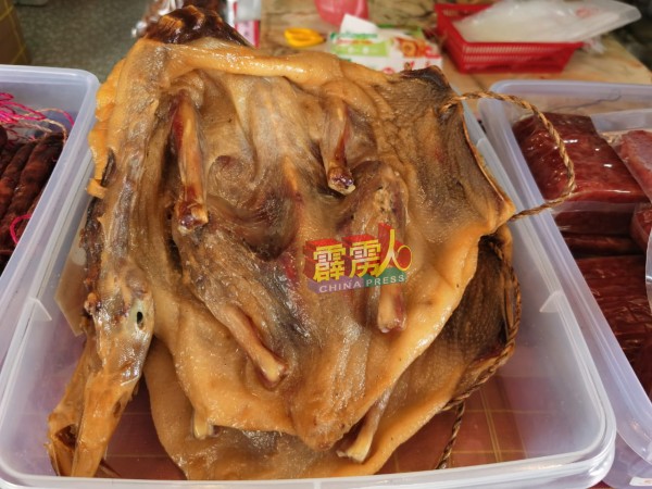 入口之香港的腊鸭，是部分市民喜爱的腊味。