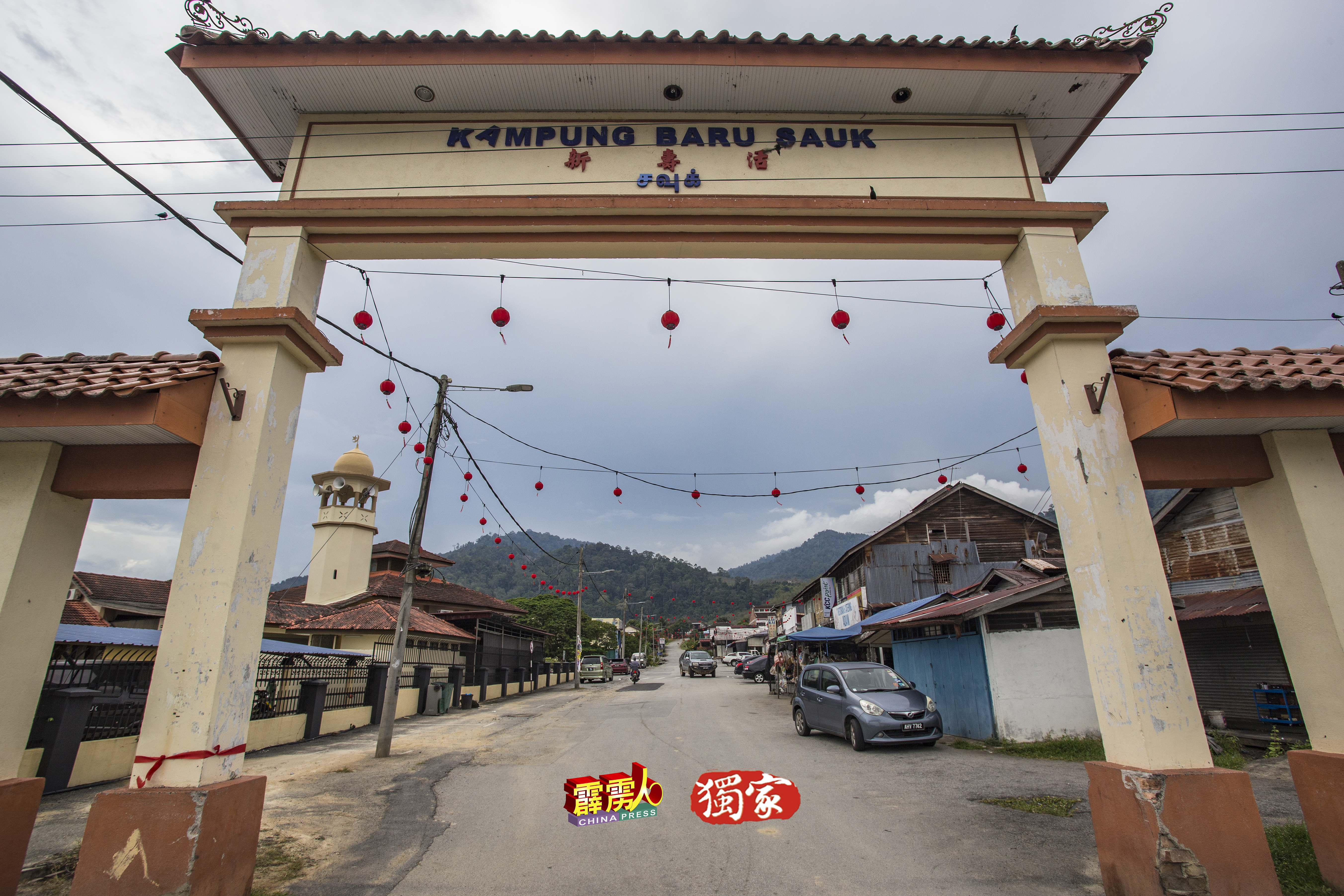 新寿活建村73年来,首次挂灯笼应节,书写历史。