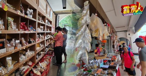 ◤霹雳头条◢年关到  买气起 鲍鱼和海参“最抵买”