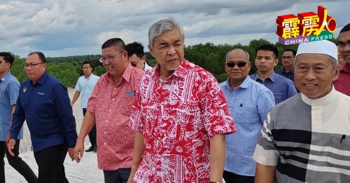 党选2高职无竞选动议被投诉？ 阿末扎希:让社团注册局去调查吧