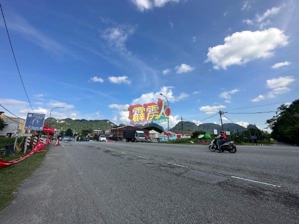 霹雳州团结政府原订在和丰举办的州政府新春大团拜，将移师到首相拿督斯里安华的打扪国会选区进行！（档案照）