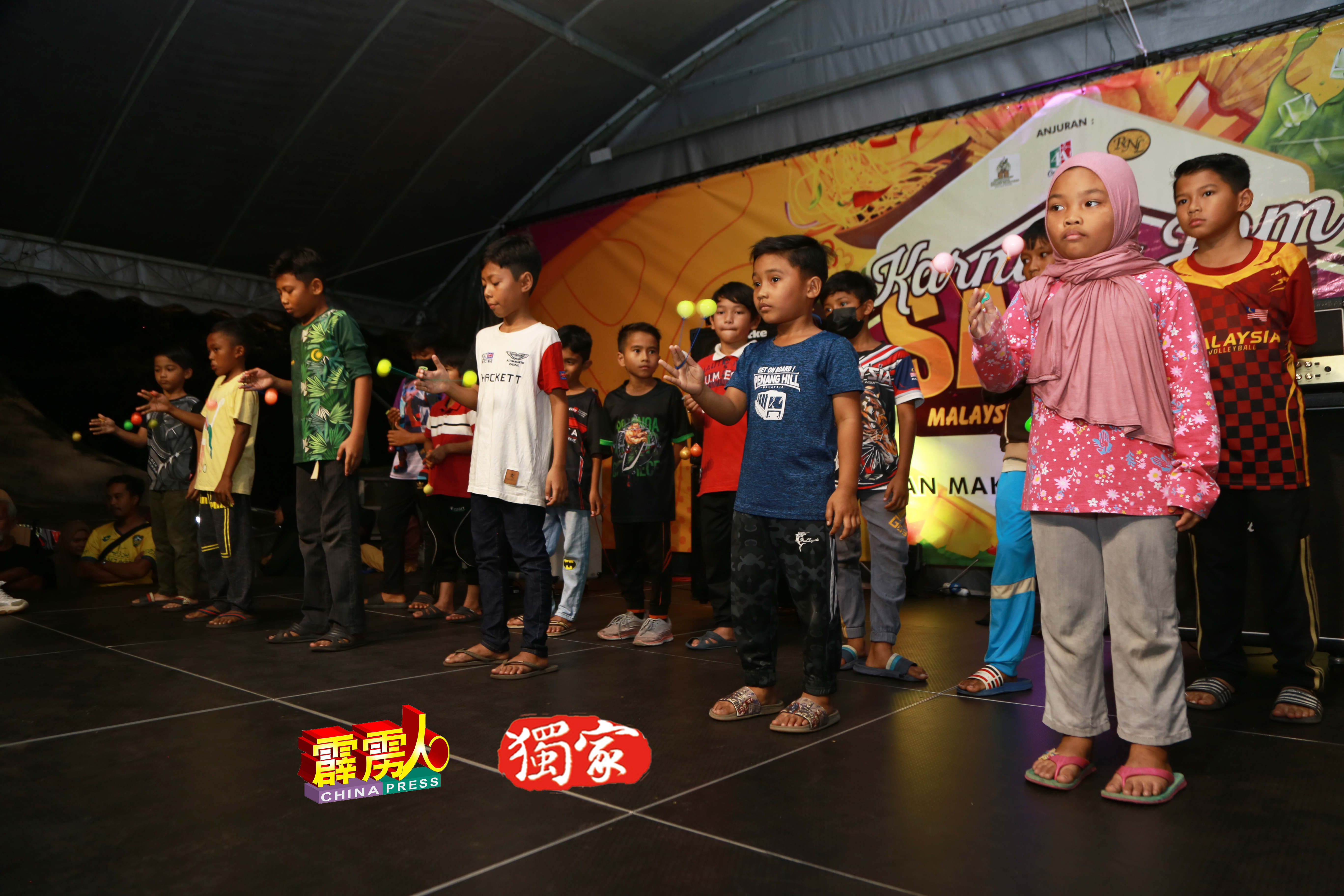 印尼传统玩具Lato-Lato比赛，共吸引19名小朋友报名参加。